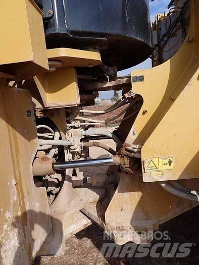 CAT 966M Ładowarki kołowe