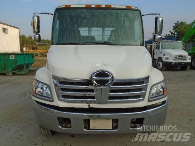 Hino 185 Ciężarówki typu Platforma / Skrzynia