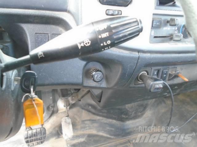 Hino 185 Ciężarówki typu Platforma / Skrzynia