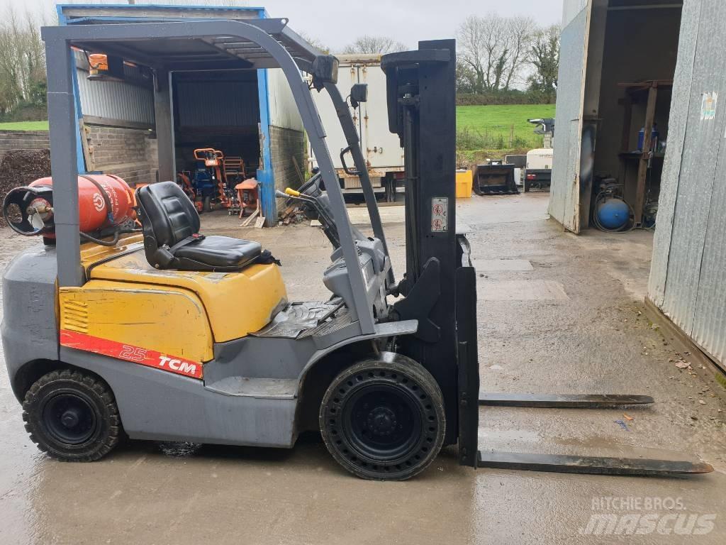 TCM FG25T3 Wózki LPG