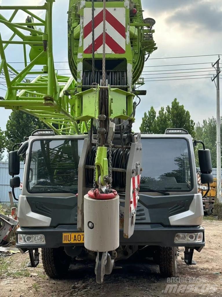 Zoomlion ZTC700 Żurawie szosowo-terenowe