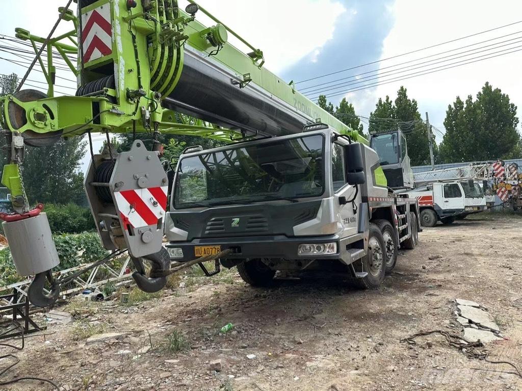 Zoomlion ZTC700 Żurawie szosowo-terenowe