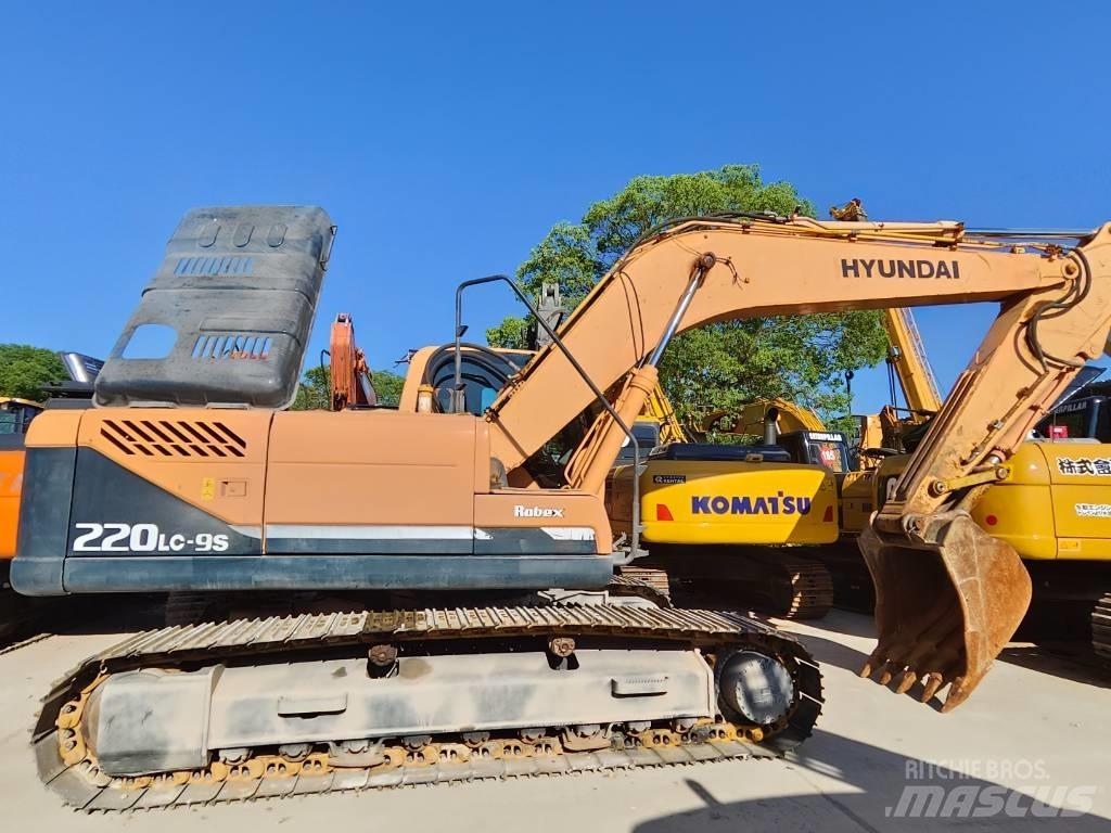 Hyundai Robex 220 LC Koparki gąsienicowe