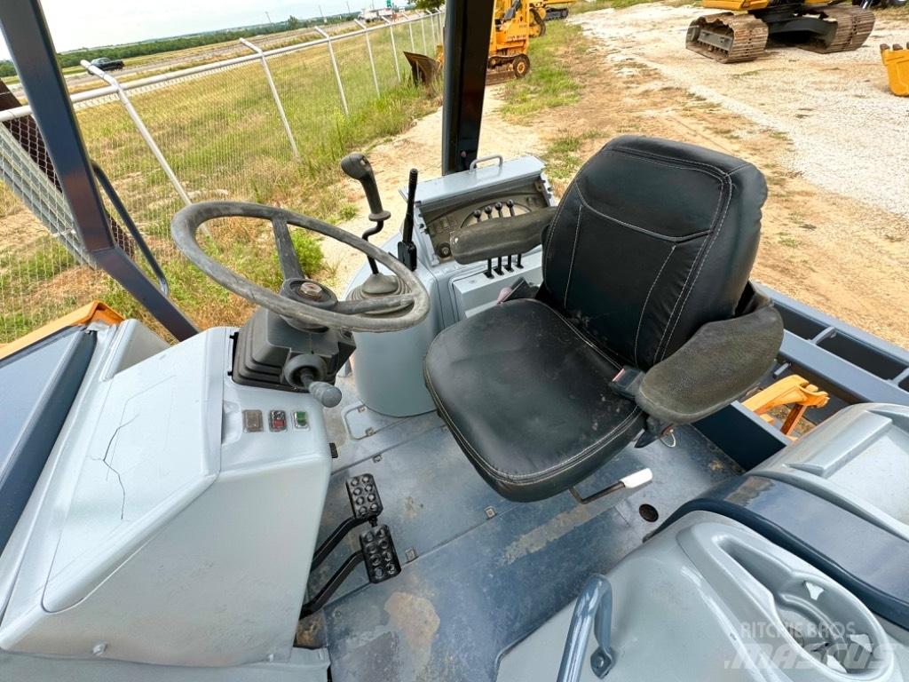 CASE 570 M XT Ładowarki kołowe