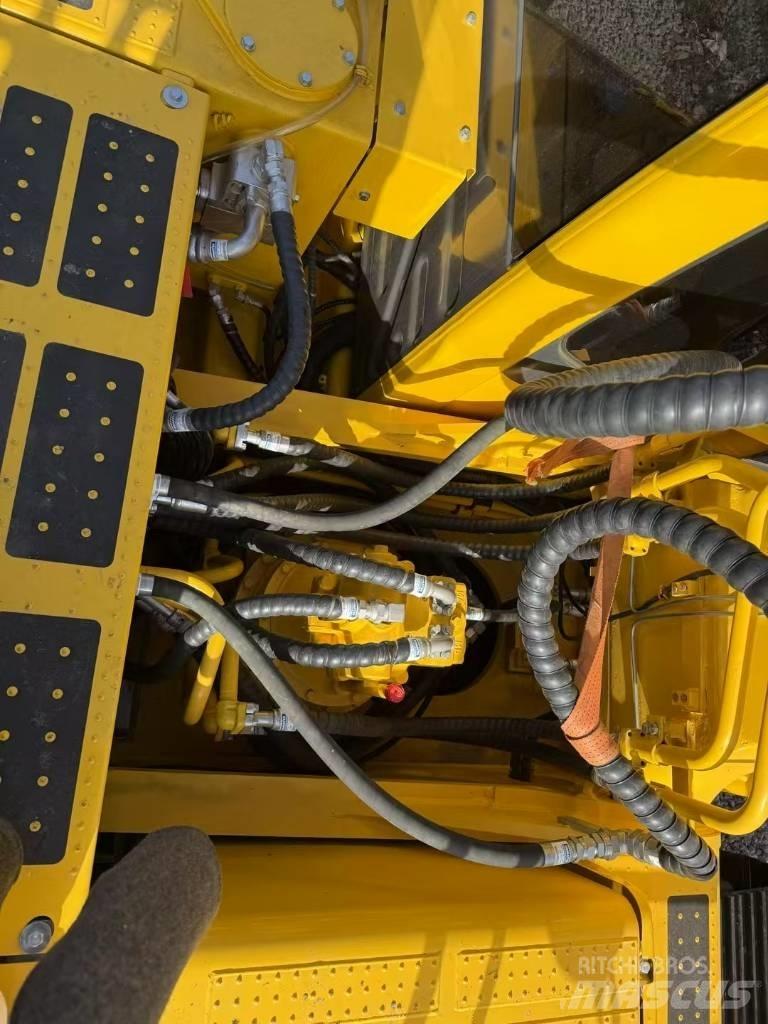 Komatsu 350LC-8 Koparki gąsienicowe