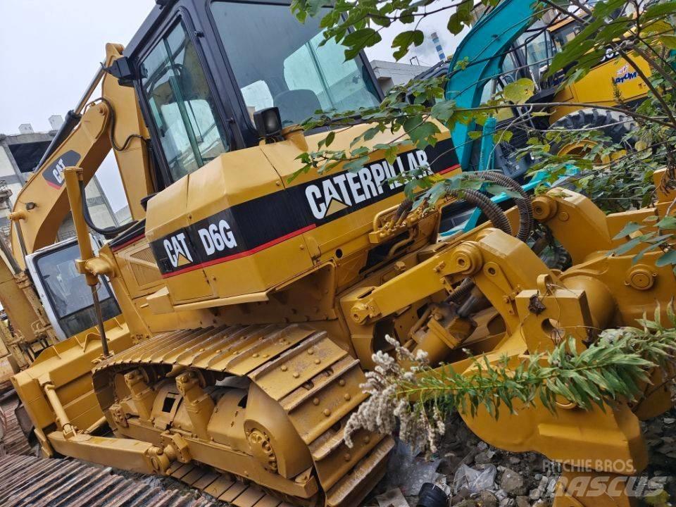 CAT D6G Spycharki gąsienicowe
