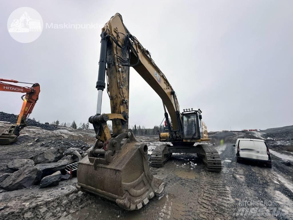 CAT 352 Koparki gąsienicowe