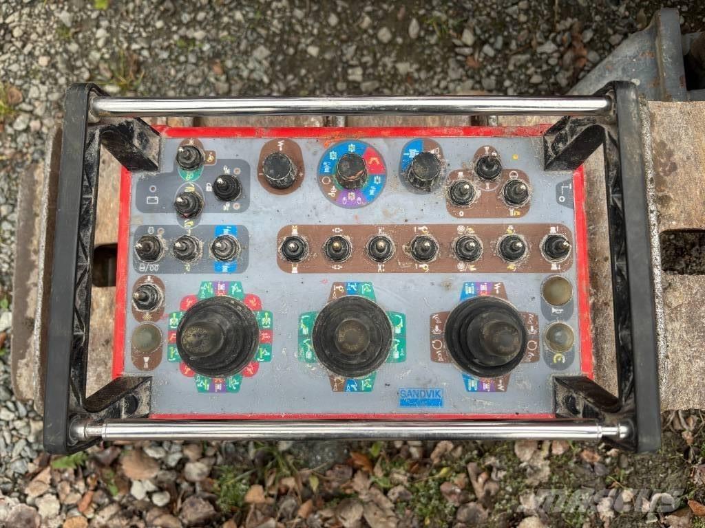 Sandvik Dino DC400Ri Wiertnice do nawierzchni