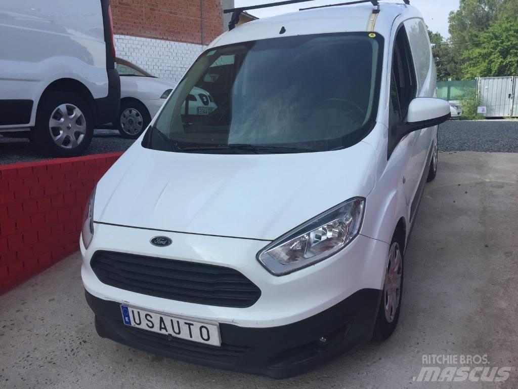 Ford Courier Samochody dostawcze ze skrzynią zamkniętą