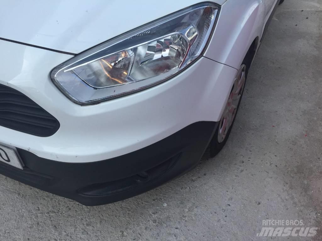 Ford Courier Samochody dostawcze ze skrzynią zamkniętą