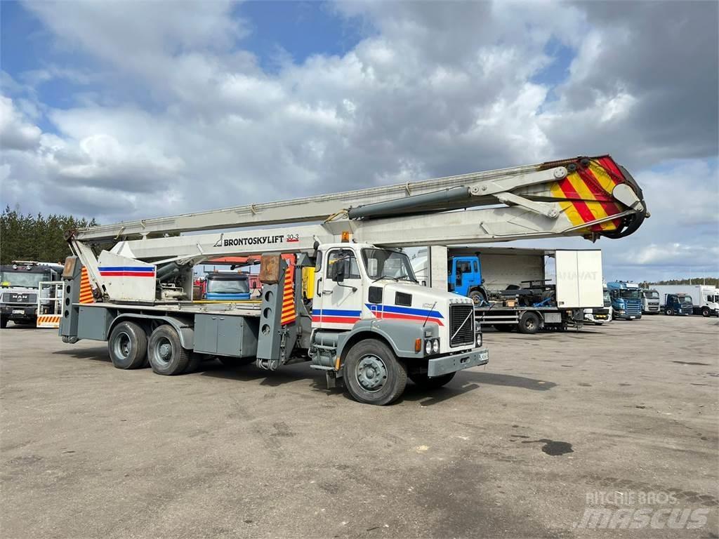 Volvo N12-1-V-6X2 Żurawie samochodowe