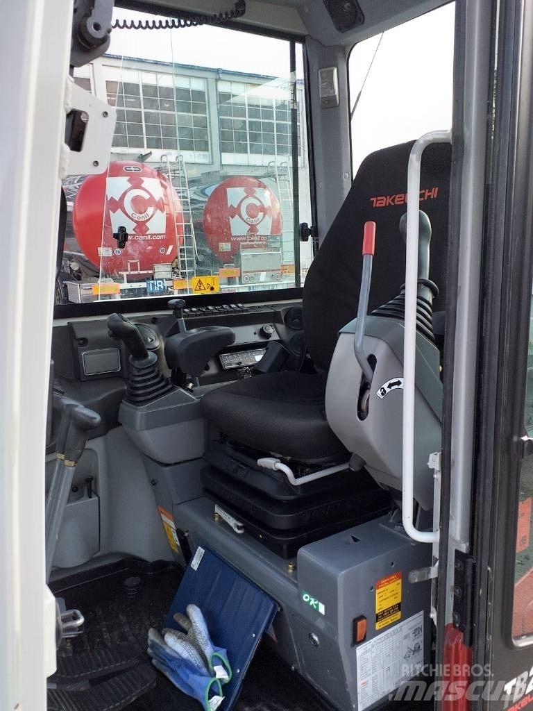 Takeuchi TB 240 Minikoparki