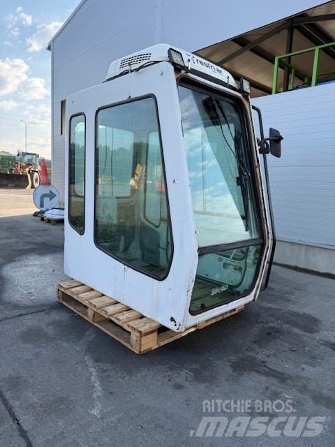 Liebherr CAB SERIE B Kabiny i wnętrze
