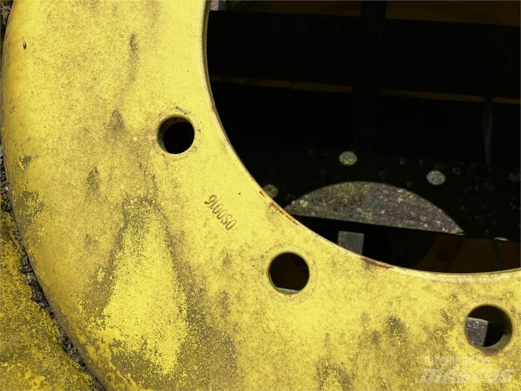 John Deere 18x28 Opony, koła i felgi