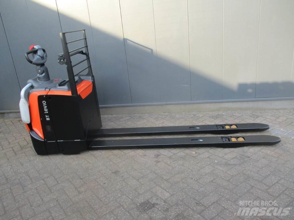 Toyota LPE 250 Wózki widłowe unoszące z platformą dla operatora