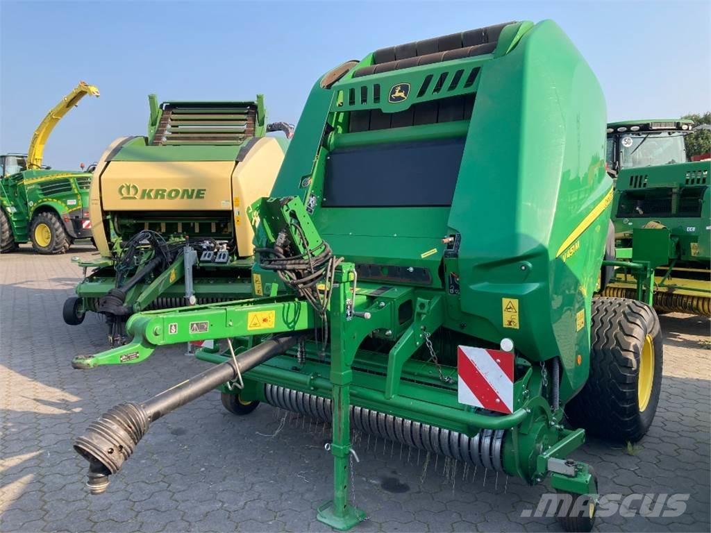 John Deere V451M Prasy zwijające