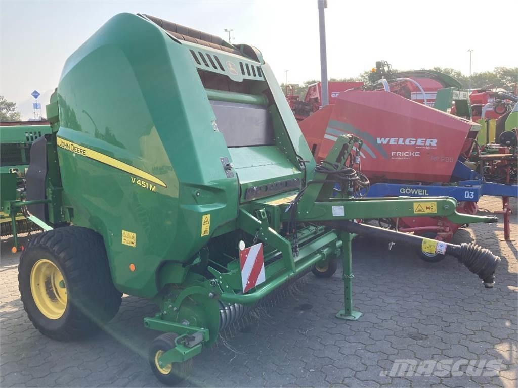 John Deere V451M Prasy zwijające
