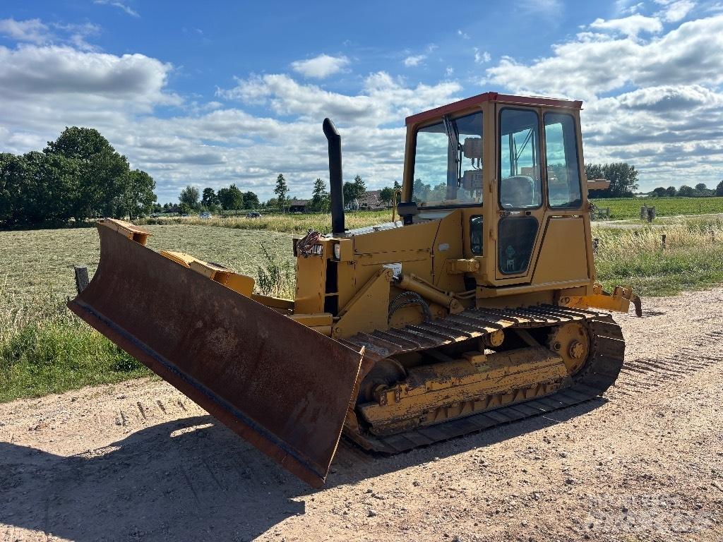 CAT D 4 C Spycharki gąsienicowe