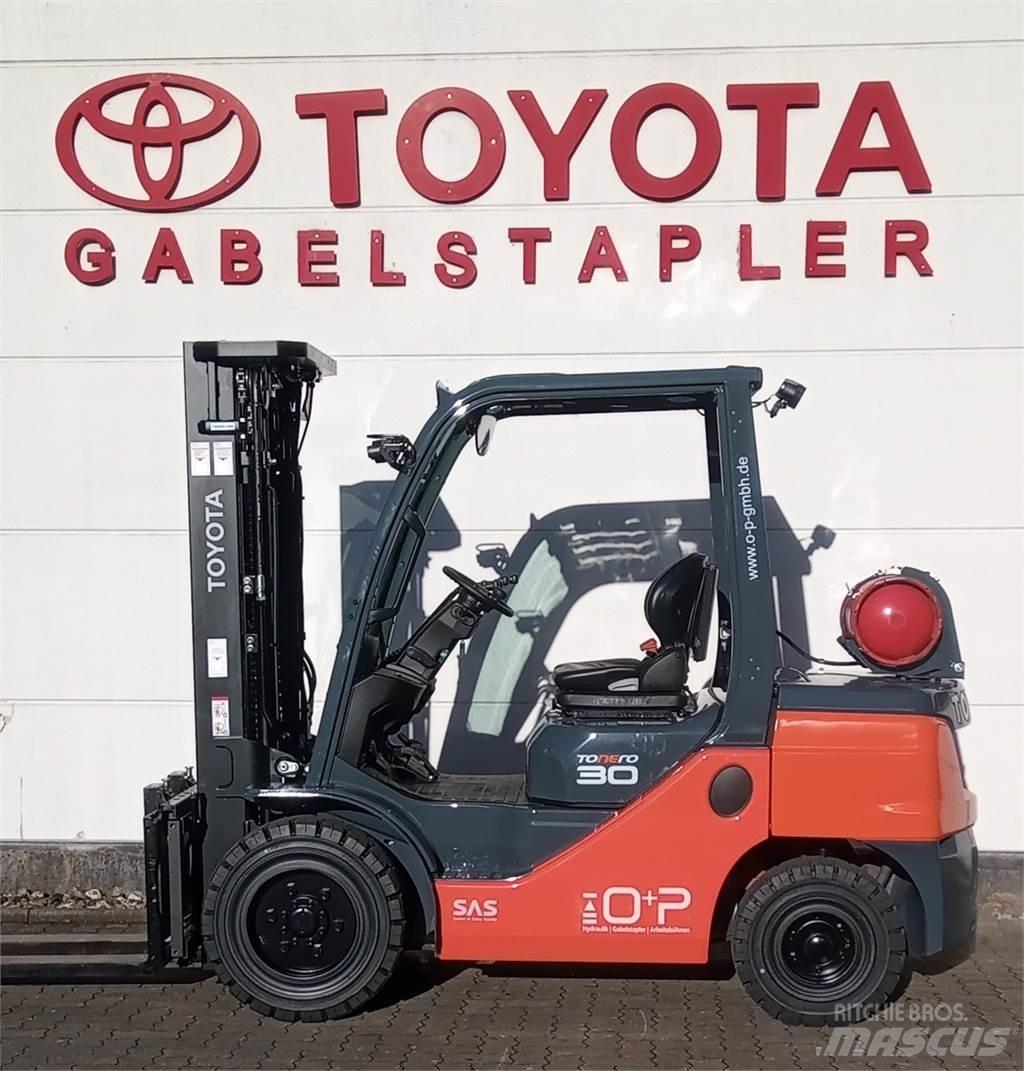 Toyota 02-8FGF30 Wózki LPG