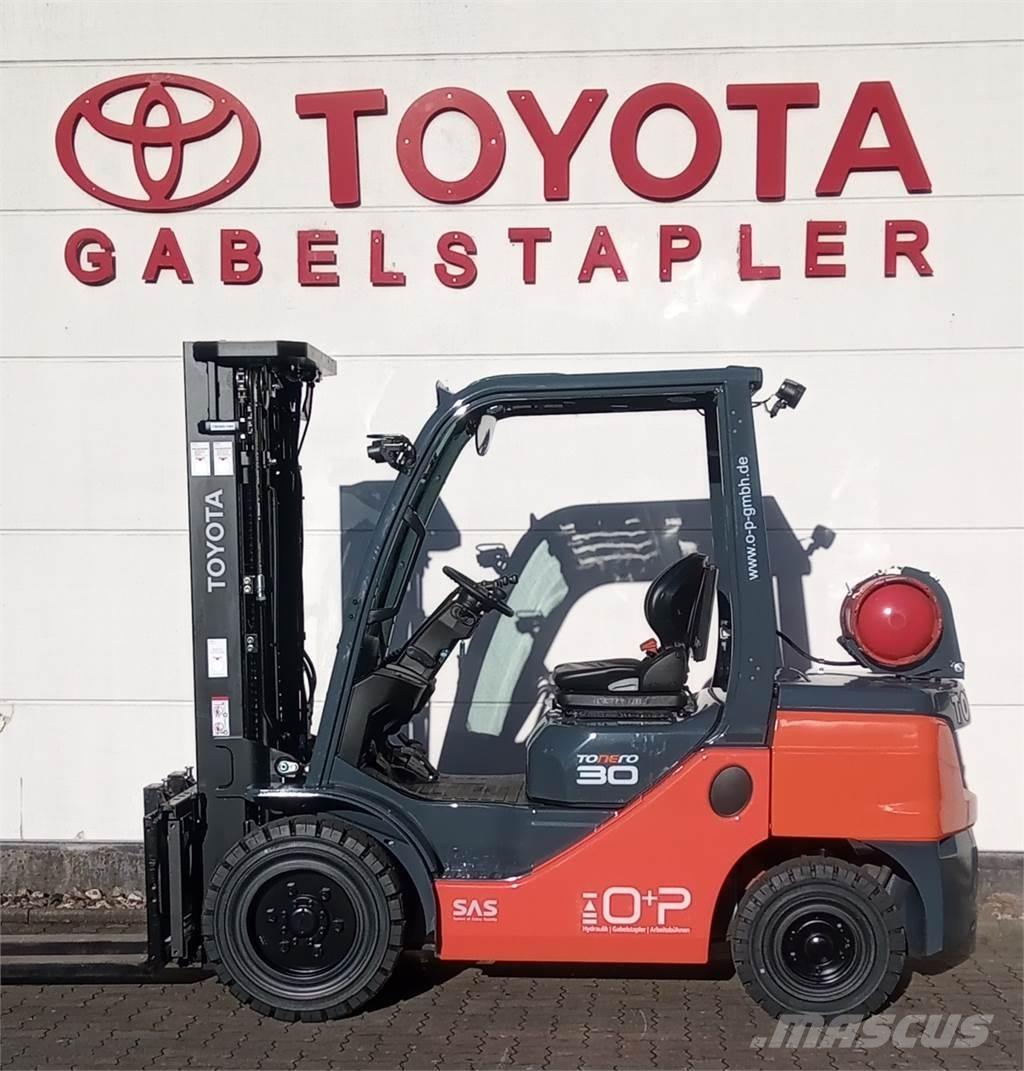 Toyota 02-8FGF30 Wózki LPG