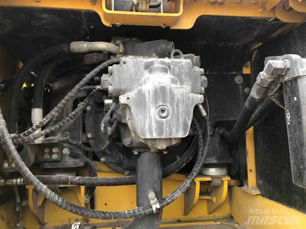 Komatsu 300 -7 Koparki gąsienicowe