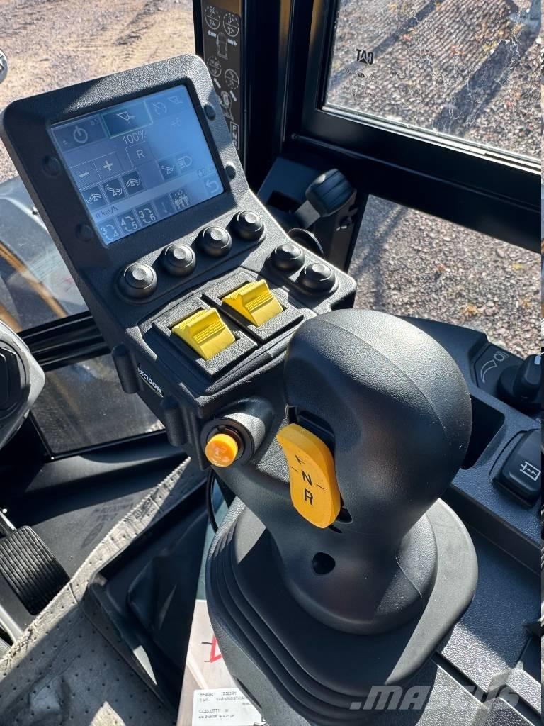 CAT 908 Ładowarki kołowe