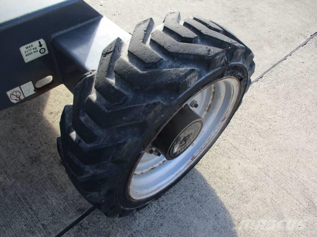 JLG 340 AJ (511) Kompaktowe samojezdne wysięgniki podnośnikowe