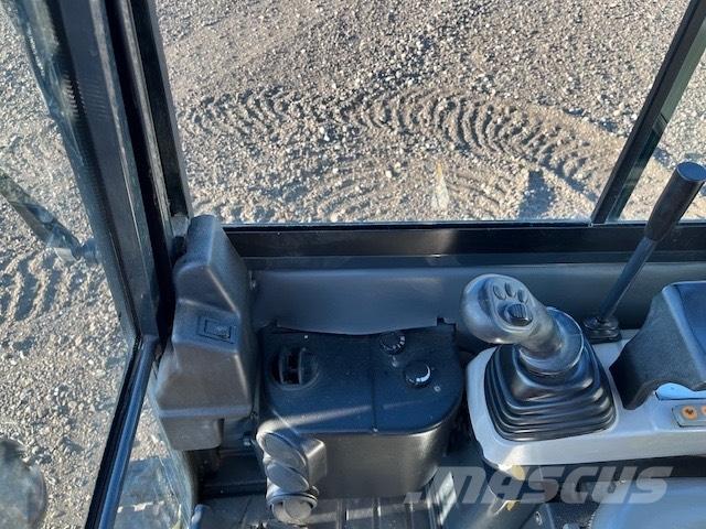 Komatsu PC16R HS Minikoparki