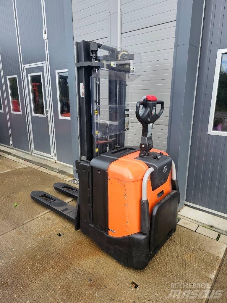 BT SPE 125 L 4150mm Wózki widłowe unoszące z dyszlem