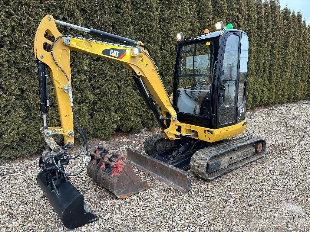 CAT 302.7 D CR Minikoparki