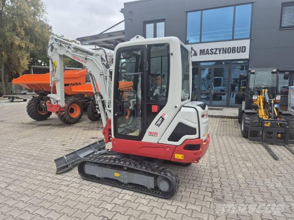 Takeuchi TB225 V0B Minikoparki