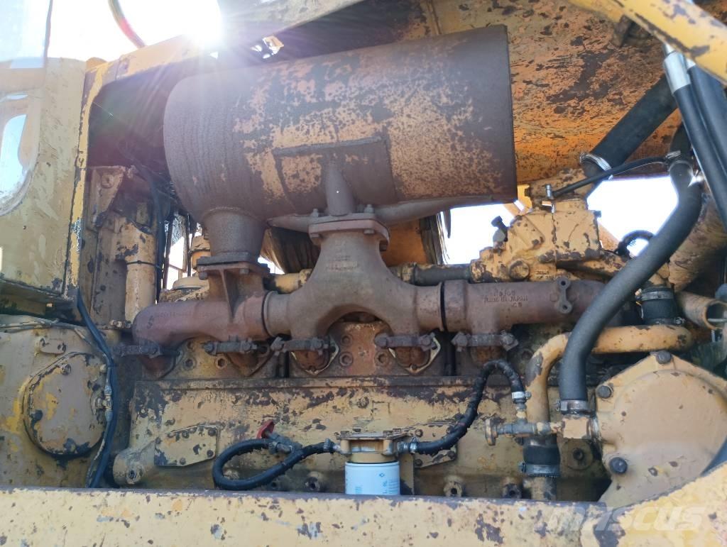 Komatsu D 85 A-12 Spycharki gąsienicowe