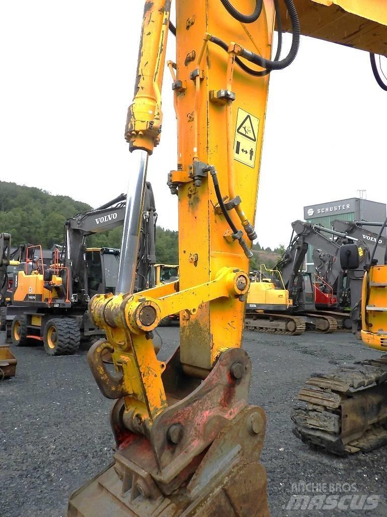 JCB JZ 235 LC Koparki gąsienicowe