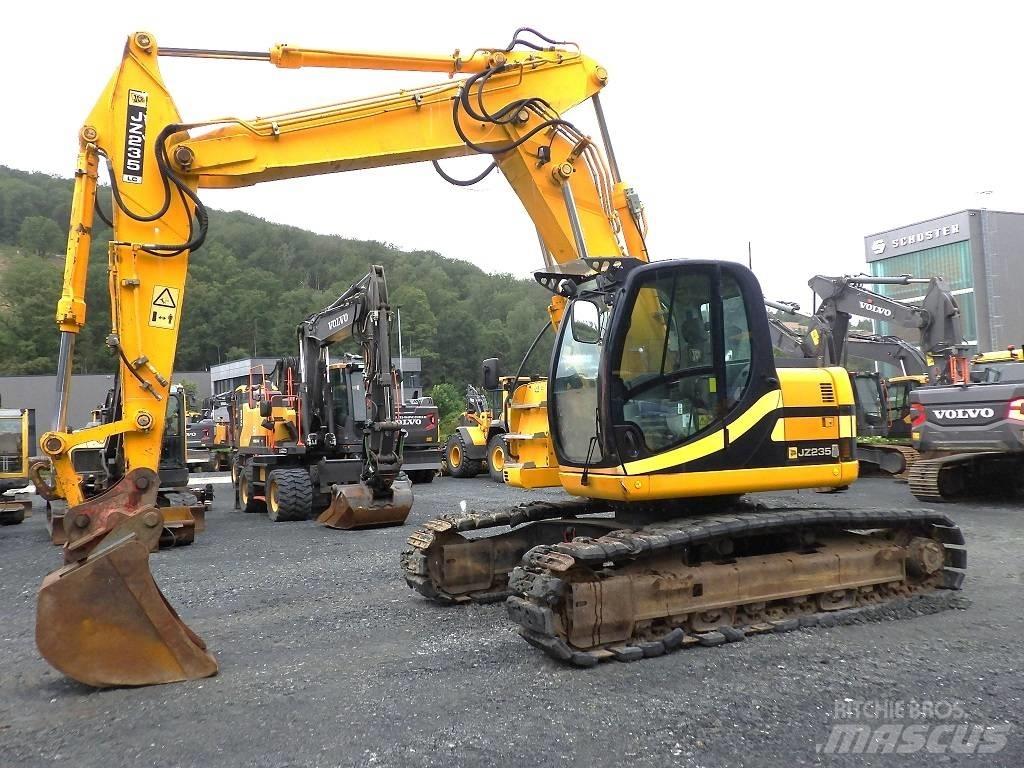 JCB JZ 235 LC Koparki gąsienicowe