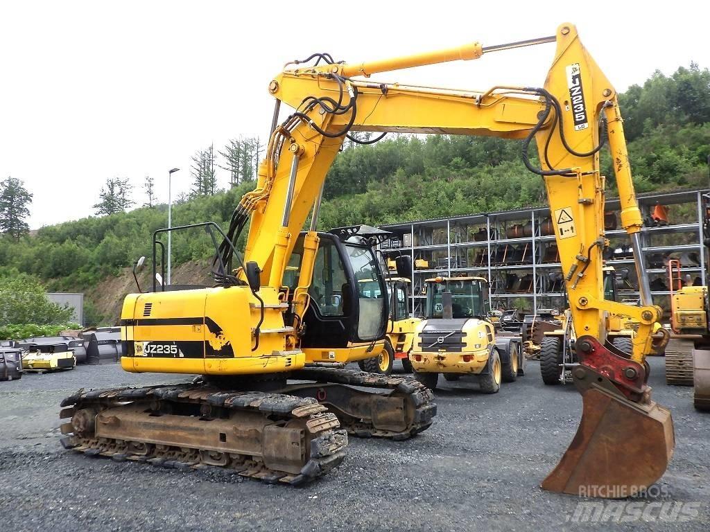 JCB JZ 235 LC Koparki gąsienicowe