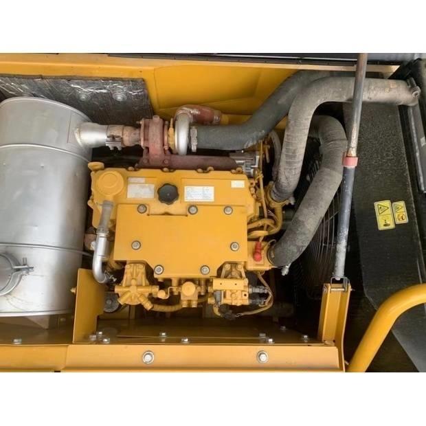 CAT 318d2 Koparki gąsienicowe