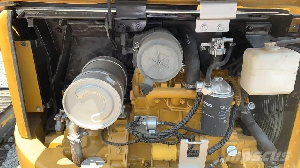 CAT 304 CR Minikoparki