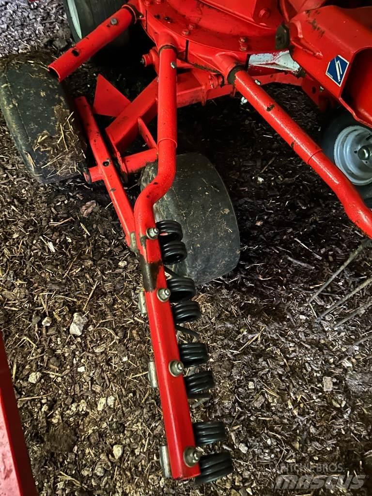 Kuhn GA 6632 Ciągnikowe żniwiarki pokosowe