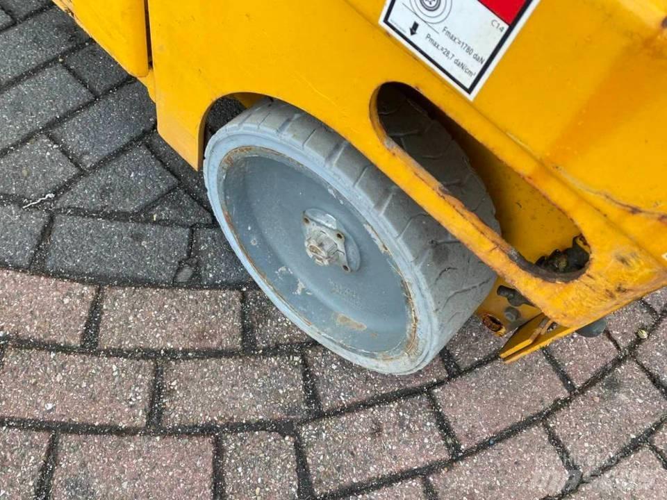 Haulotte Compact 14 Podnośniki nożycowe