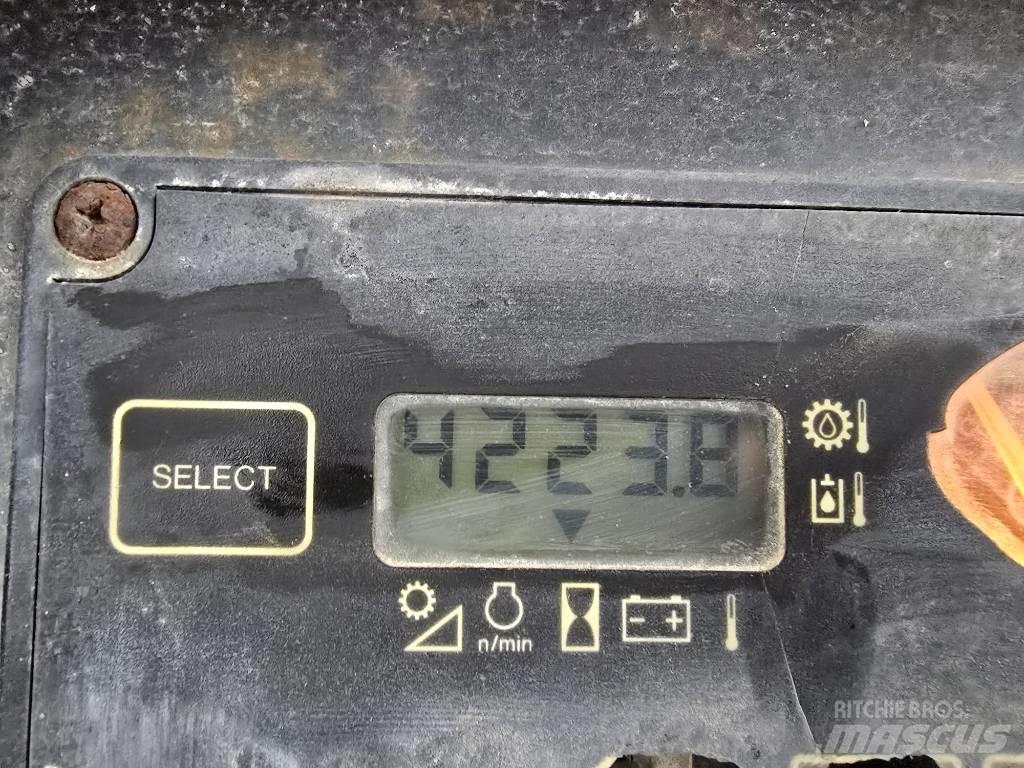 DEERE 450J Spycharki gąsienicowe