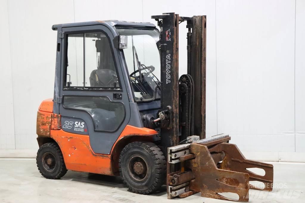 Toyota 62-7FDF25 Wózki Diesla