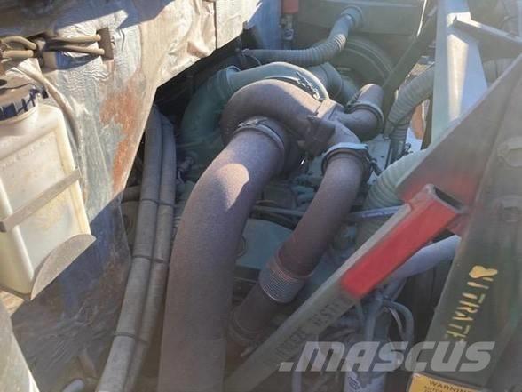 Oshkosh M1070 Ciągniki siodłowe