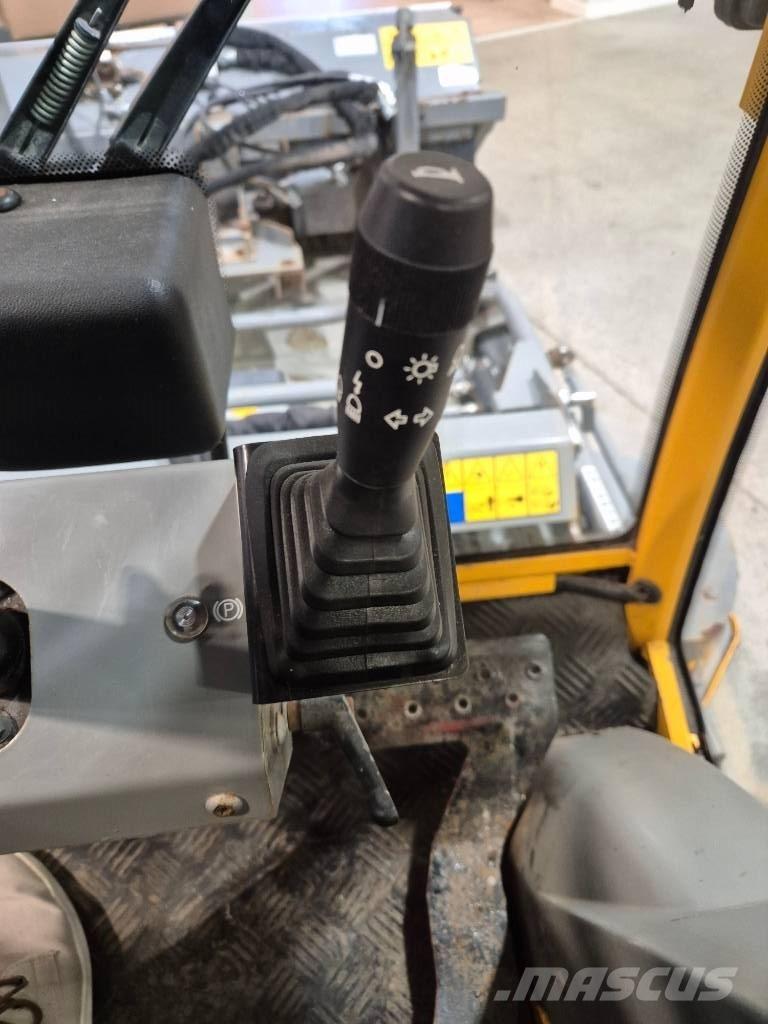 Stiga TITAN 32 H Maszyny komunalne