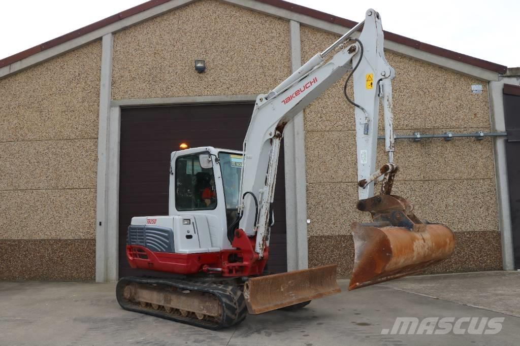 Takeuchi TB 250 Minikoparki