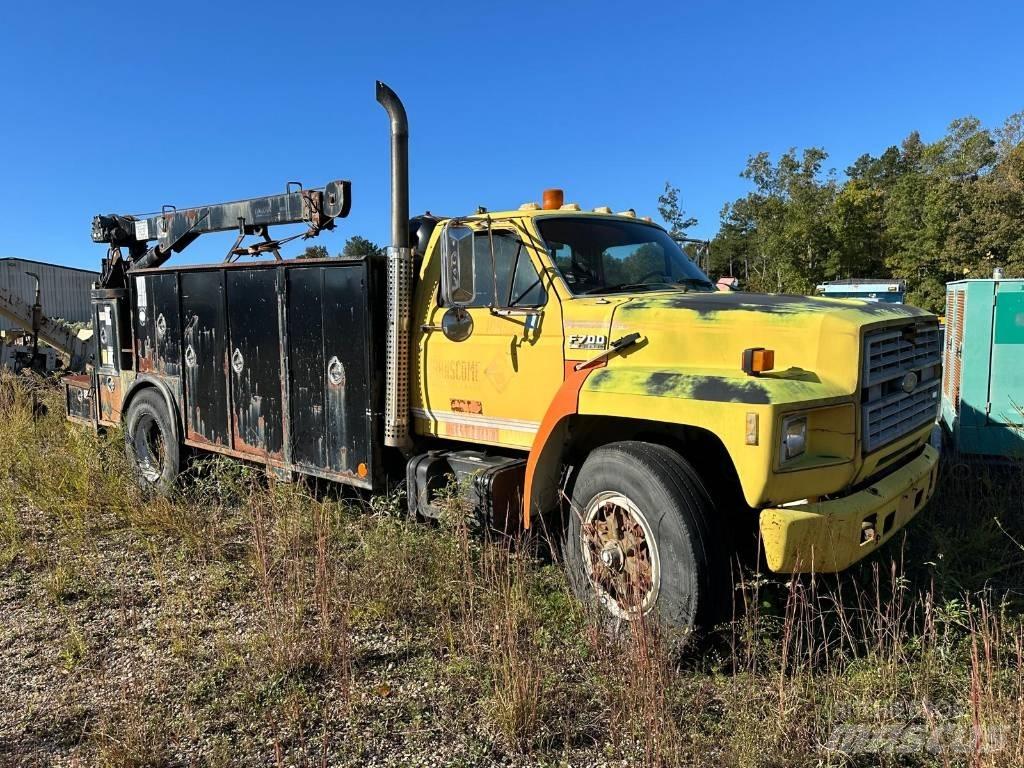 Ford F700 Pojazdy komunalne
