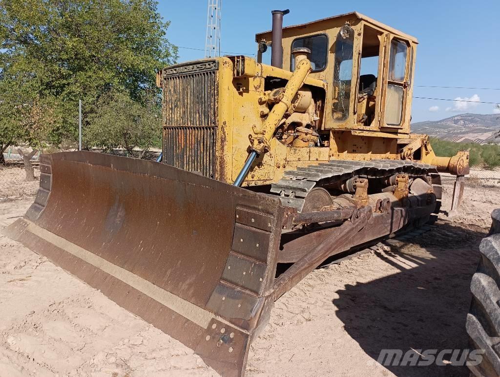 Komatsu D 85 A-12 Spycharki gąsienicowe