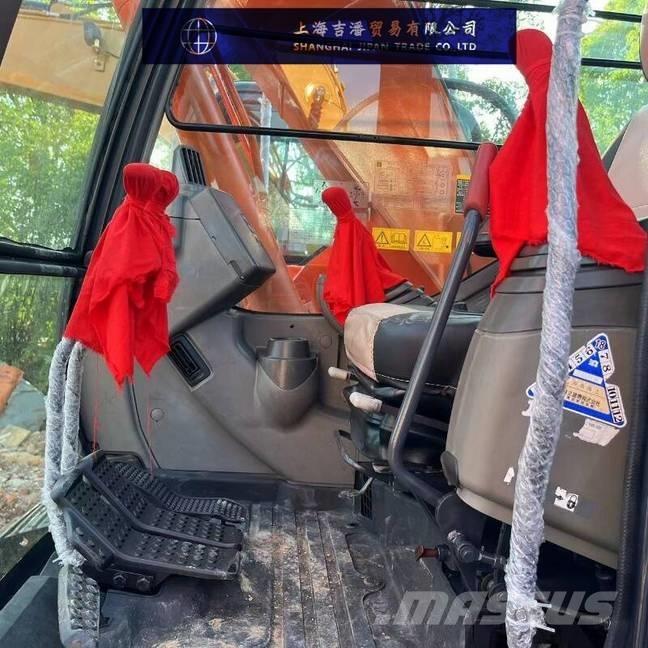 Hitachi ZX 135 Koparki gąsienicowe