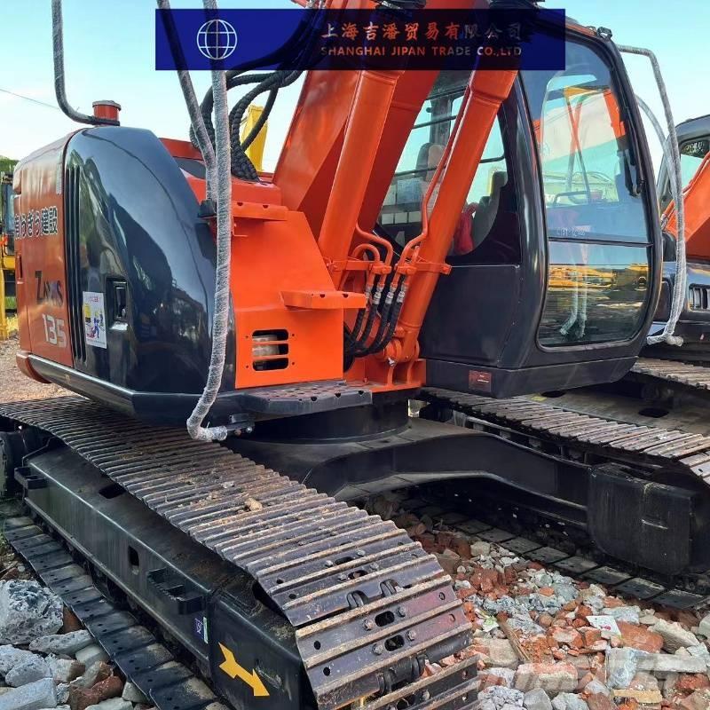 Hitachi ZX 135 Koparki gąsienicowe