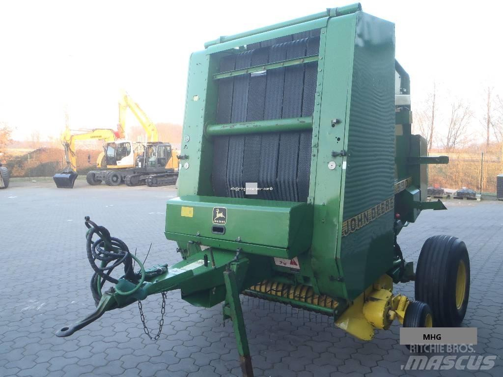 John Deere 590 Prasy zwijające