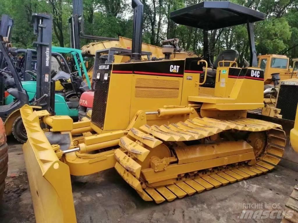 CAT D 4 C Spycharki gąsienicowe